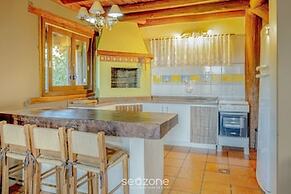 Beautiful Rustic House w/ Pool in Garopaba Egf000