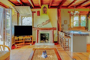 Beautiful Rustic House w/ Pool in Garopaba Egf000