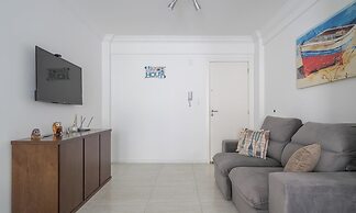 2-bed Apt w/ BBQ - Downtown Bombinhas Caa103