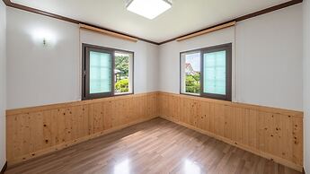Evergreen Pet-friendly Pension, Taean