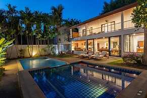 CoconutPalmsJacuzzipoolhugeproperty v136