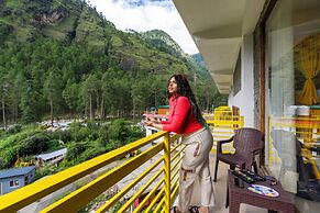 goSTOPS PLUS Kasol Manikaran Road, Bar and Hostel