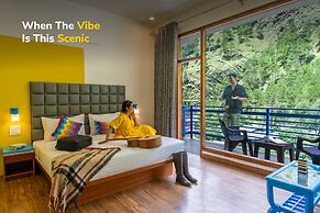 goSTOPS PLUS Kasol Manikaran Road, Bar and Hostel