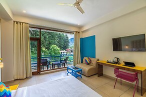 goSTOPS PLUS Kasol Manikaran Road, Bar and Hostel