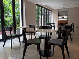 Wellesley Hotel