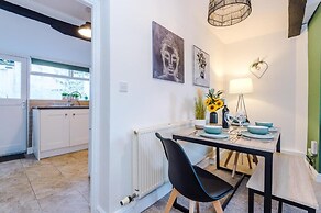 64 Handbridge