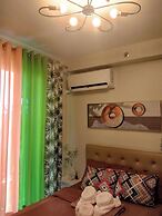 Studio w Pool, Mountain & City View Mactan Airport