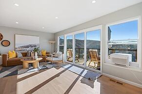 @ Marbella Lane - Chic Abode W/mountain Skyline