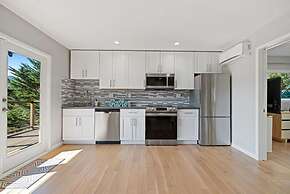 @ Marbella Lane - Chic Abode W/mountain Skyline