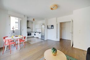 Charming Apartment - 2br-4p- Balcony- Malakoff