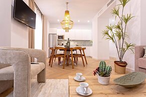 Exclusive Apartment in City Center. Capiteles