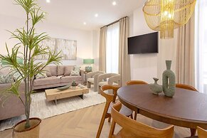 Exclusive Apartment in City Center. Capiteles