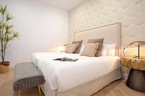 Exclusive Apartment in City Center. Capiteles
