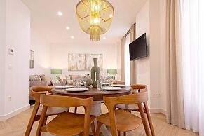 Exclusive Apartment in City Center. Capiteles