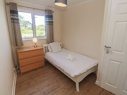 28 Guildford Road