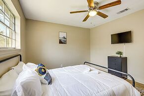3 Mi to Dtwn! Group-friendly Getaway in Temple