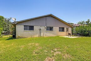 3 Mi to Dtwn! Group-friendly Getaway in Temple