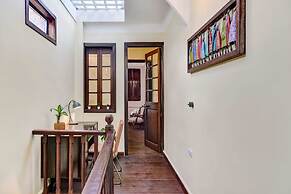 Chic 4BR Getaway in Vibrant La Candelaria