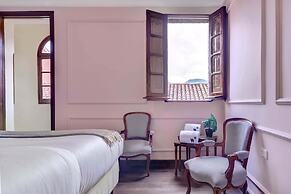 Chic 4BR Getaway in Vibrant La Candelaria