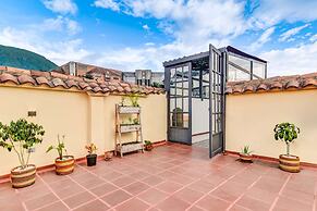 Chic 4BR Getaway in Vibrant La Candelaria