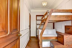 Chic 4BR Getaway in Vibrant La Candelaria