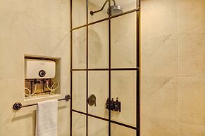 Chic 4BR Getaway in Vibrant La Candelaria
