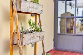 Chic 4BR Getaway in Vibrant La Candelaria