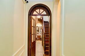 Chic 4BR Getaway in Vibrant La Candelaria