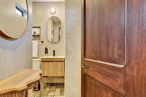 Chic 4BR Getaway in Vibrant La Candelaria