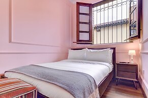 Chic 4BR Getaway in Vibrant La Candelaria