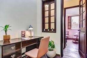 Chic 4BR Getaway in Vibrant La Candelaria