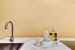 Chic 4BR Getaway in Vibrant La Candelaria
