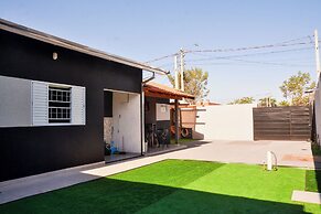 Casa com Garagem e Churrasqueira em Tima Regi o