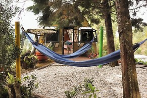 Lakeside Glamping With View, Fire Pit & Hammock