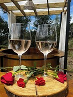 Lakeside Glamping With View, Fire Pit & Hammock