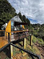 Lakeside Glamping With View, Fire Pit & Hammock