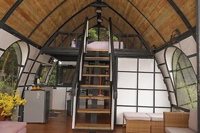 Lakeside Glamping With View, Fire Pit & Hammock