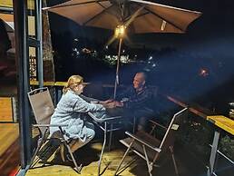 Lakeside Glamping With View, Fire Pit & Hammock