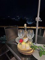 Lakeside Glamping With View, Fire Pit & Hammock