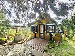 Lakeside Glamping With View, Fire Pit & Hammock