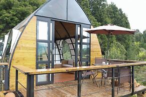 Lakeside Glamping With View, Fire Pit & Hammock