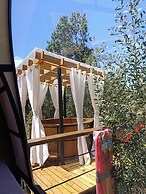 Lakeside Glamping With View, Fire Pit & Hammock