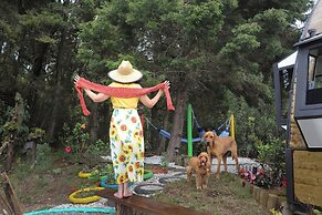 Lakeside Glamping With View, Fire Pit & Hammock