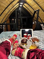 Lakeside Glamping With View, Fire Pit & Hammock