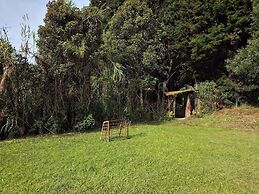 Lakeside Glamping With View, Fire Pit & Hammock