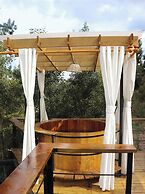 Lakeside Glamping With View, Fire Pit & Hammock