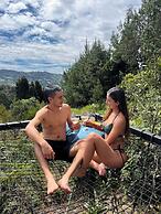 Lakeside Glamping With View, Fire Pit & Hammock