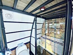 Lakeside Glamping With View, Fire Pit & Hammock