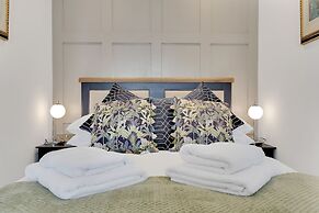 2 Bed - Hoe Heights by Smart Welcomes