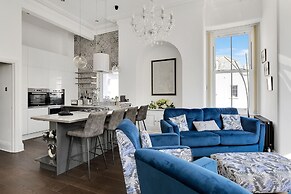 2 Bed - Hoe Heights by Smart Welcomes